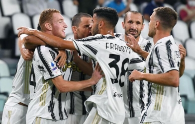 Ronaldo nổ súng, Pirlo ra mắt hoàn hảo tại Serie A