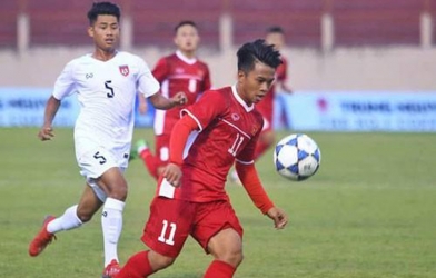 VIDEO: Tài năng của 'Công Phượng mới' còn hay hơn bản gốc