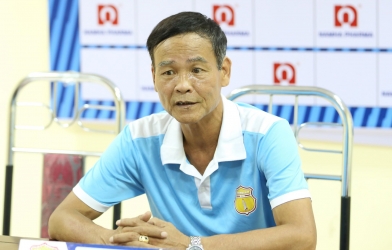 HLV Nam Định đáp trả gay gắt 'lời chê bai' của HLV HAGL