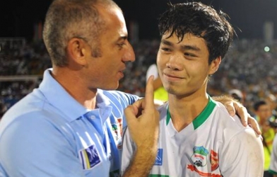 HLV Graechen: 'Chưa có đội bóng nào trước đó đá nhanh như lứa Công Phượng'