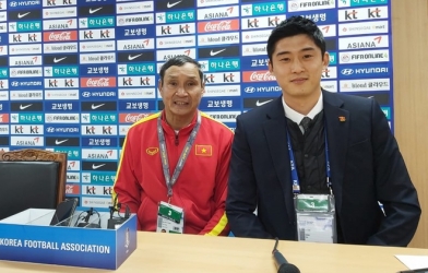 HLV Mai Đức Chung: 'Thua Hàn Quốc 3 bàn là đạt yêu cầu'