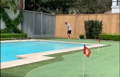 VIDEO: Pha đánh golf diệu kỳ như kỹ xảo điện ảnh