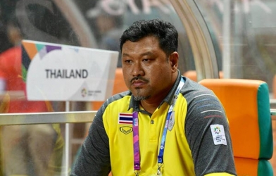 Cựu HLV Thái Lan: 'Tôi đã khóc khi thua Việt Nam'