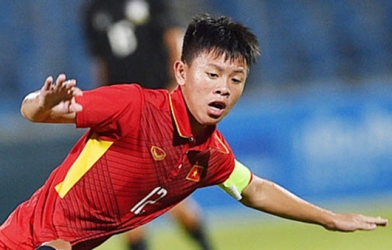 VIDEO: Truyền nhân của Đình Trọng cứu thua ngay trên vạch vôi