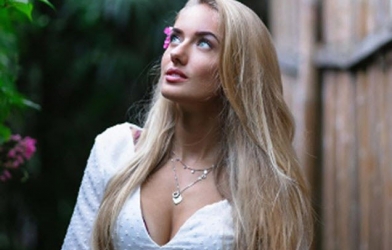 Alica Schmidt - Nữ hoàng điền kinh nóng bỏng nhất thế giới