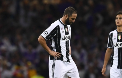 NÓNG! Juventus ra quyết định chính thức về Higuain