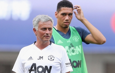 Mourinho khen ngợi Smalling sau khi 'hạ đẹp' Messi