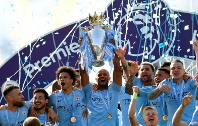 Cận cảnh màn ăn mừng chức vô địch đầy cảm xúc của Man City