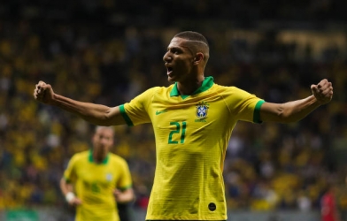 VIDEO: Neymar chấn thương, Brazil vẫn đánh bại Qatar