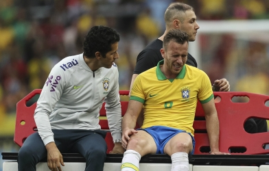 Brazil gặp hạn: Sau Neymar, đến lượt sao Barca dính chấn thương