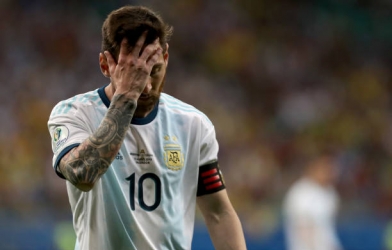 Messi tịt ngòi, Argentina thảm bại trước Colombia