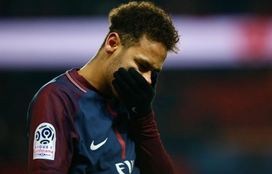 Neymar chính thức bị PSG phạt vì tội vô kỷ luật