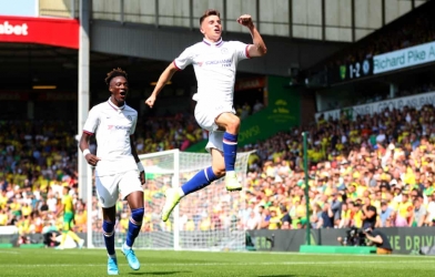 Thắng nghẹt thở Norwich, Chelsea có 3 điểm đầu tiên