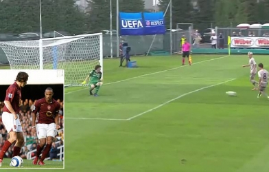 VIDEO: Đội bóng U19 dàn xếp đá penalty siêu dị làm khổ đối phương