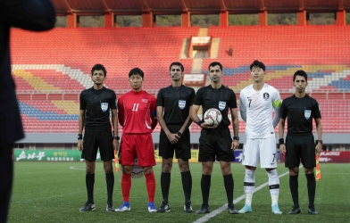 CĐV thế giới choáng với những điều 'dị' ở vòng loại World Cup 2022