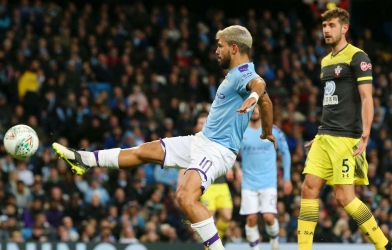 Aguero lập cú đúp, Man City tiến vào Tứ kết Cúp Liên đoàn