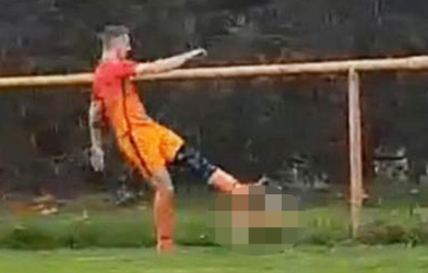 HY HỮU: Cầu thủ bị đuổi khỏi sân vì sút... con gà