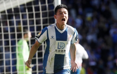 'Ronaldo Trung Quốc' khiến Barca ôm hận ở trận derby Catalan