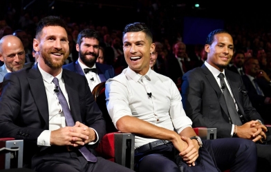 Messi lại nhớ Ronaldo!