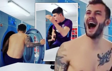 VIDEO: Mục tiêu của MU hoảng sợ khi đồng đội chui ra từ máy giặt