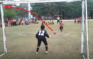 VIDEO: 23 triệu lượt xem loạt penalty cân não giữa 2 đội bóng nhí