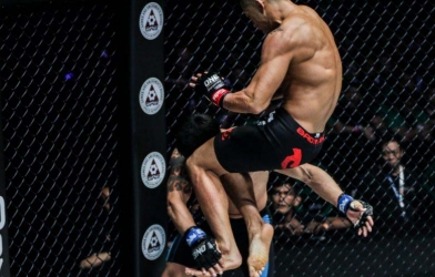 VIDEO: 19 triệu lượt xem 'nghệ thuật knock-out' đỉnh nhất thế giới