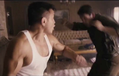 VIDEO: Cung Lê tung combo đòn mãn nhãn, suýt đánh bại chiến binh Boyka