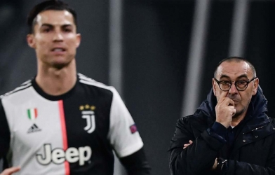 HLV Sarri chỉ đích danh Ronaldo đá kém khiến Juventus mất cúp