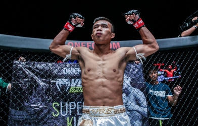 Từ tuyệt vọng đến vinh quang – Con đường võ thuật đầy chông gai của Superlek Kiatmoo9