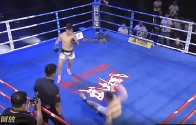 VIDEO: Trò cưng của 'đệ nhất Thiếu Lâm' thua thảm ngay từ hiệp 1