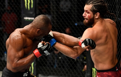 UFC 251: Kamaru Usman đánh bại Jorge Masvidal