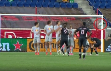 VIDEO: 'Bạn Messi' gây ngỡ ngàng với tuyệt phẩm đá phạt trên đất Mỹ