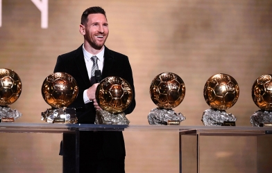 Vượt Ronaldo, Messi xuất sắc nhất thế giới 10 năm qua