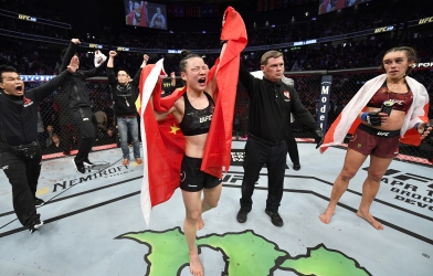 Nữ vương Trung Quốc dẫn đầu UFC 261