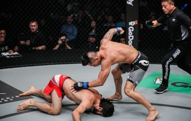 Một đấm vỡ quai hàm, Martin Nguyễn 'báo thù' thành công nhà vô địch bất bại