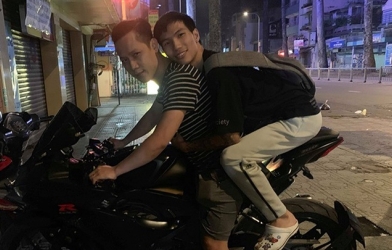 Sena nghẹn ngào xin lỗi người hâm mộ và Thầy Ba 