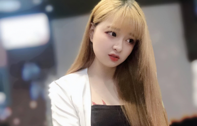 Nữ streamer Liên Quân Mèo 2k4 và hình xăm quyền rũ trên ngực