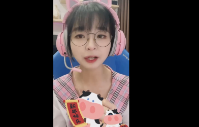 Nữ streamer Liên Quân - Mèo 2k4 xin lỗi fan trên livestream sau sự cố lộ clip