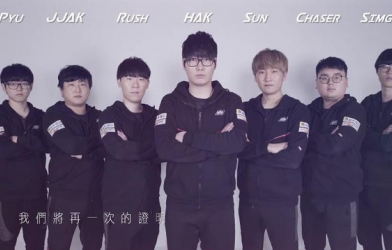 Đương kim vô địch Liên Quân Mobile thế giới 'nỗ lực'  để đạt được Thánh Đấu ở rank Việt