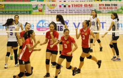 4 đội bóng chuyền trẻ mạnh nhất điền tên mình vào chung kết