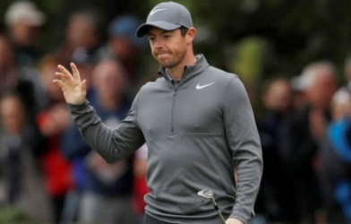 Rory McIlroy drive 360 yards ở hố 18 sân St Andrew 