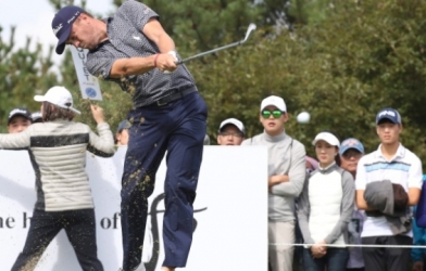 Justin Thomas đánh 63 gậy vòng 1 The CJ Cup