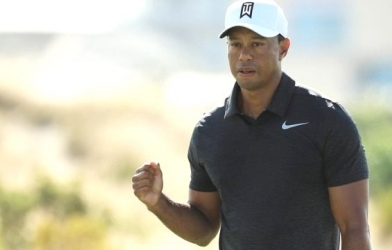 Tiger Woods đánh 69 gậy (-3) sau 301 ngày trở lại thi đấu 