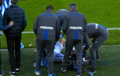 Hi hữu: 2 cầu thủ gặp chấn thương vì 'hôn' nhau trên sân