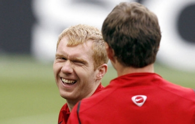 Huyền thoại MU chế nhạo chức vô địch của Liverpool