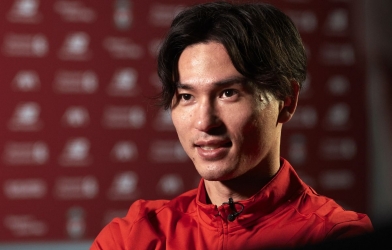 Đã là người Liverpool, Minamino vẫn chưa được phép thi đấu