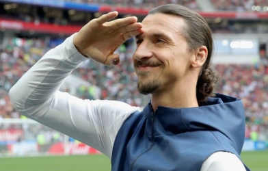 VIDEO: Ibra nổ súng giúp Milan đè bẹp đối thủ 9-0