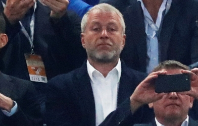 Cựu sao Chelsea suýt giết chết chủ tịch Abramovich và cái kết