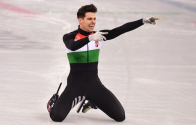 Xúc phạm Trung Quốc, nhà vô địch Olympic nhận án phạt cực nặng