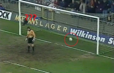 HI HỮU: Bàn thắng 'ma' bí ẩn bậc nhất lịch sử Ngoại hạng Anh